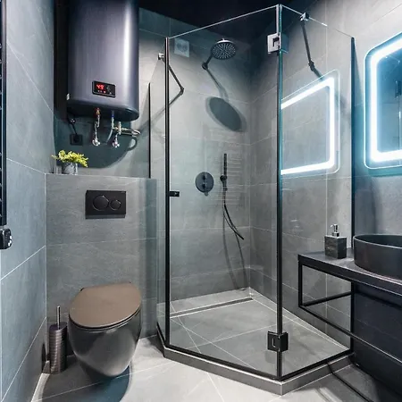 Premium Lux Apartments: French Quarter Studio with Spa Bath Kyiv Exterior photo