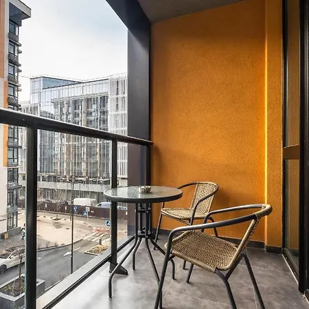 Premium Lux Apartments: French Quarter Studio with Spa Bath Kyiv Exterior photo