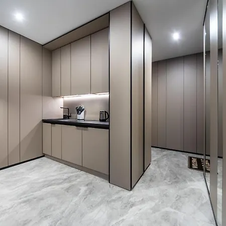 Premium Lux Apartments: French Quarter Studio with Spa Bath Kyiv Exterior photo