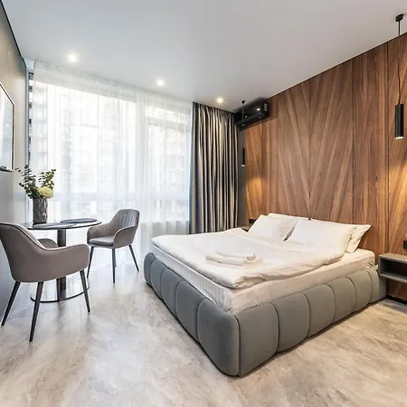 Premium Lux Apartments: French Quarter Studio with Spa Bath Kyiv Exterior photo