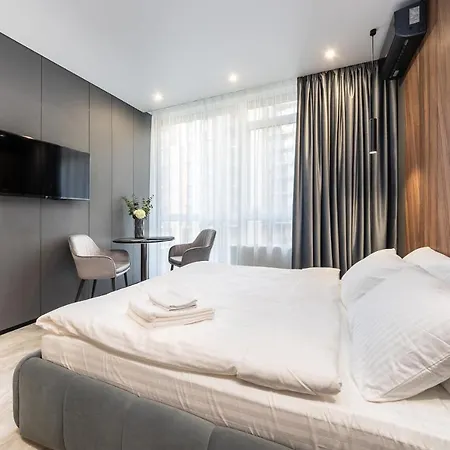 Premium Lux Apartments: French Quarter Studio with Spa Bath Kyiv Exterior photo