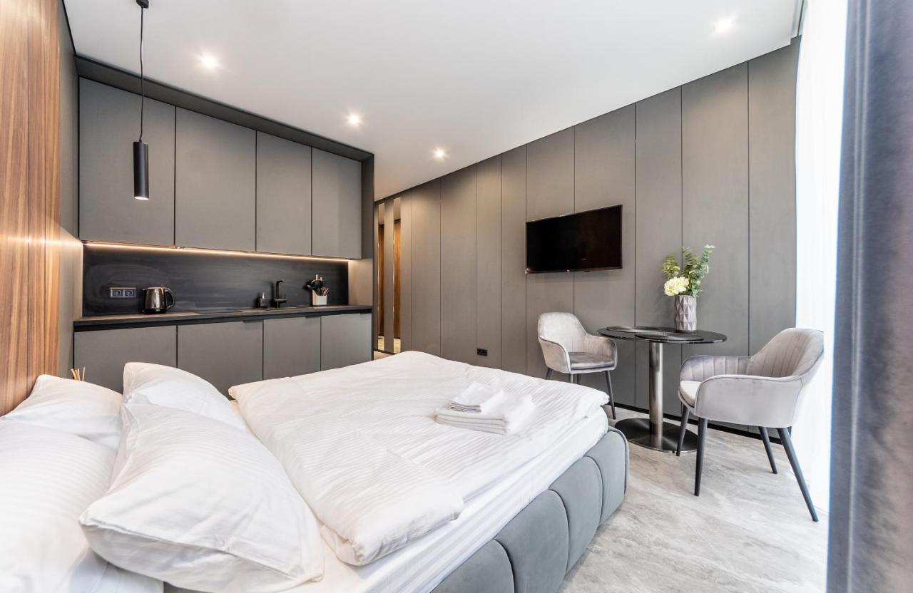 Premium Lux Apartments: French Quarter With Bath *