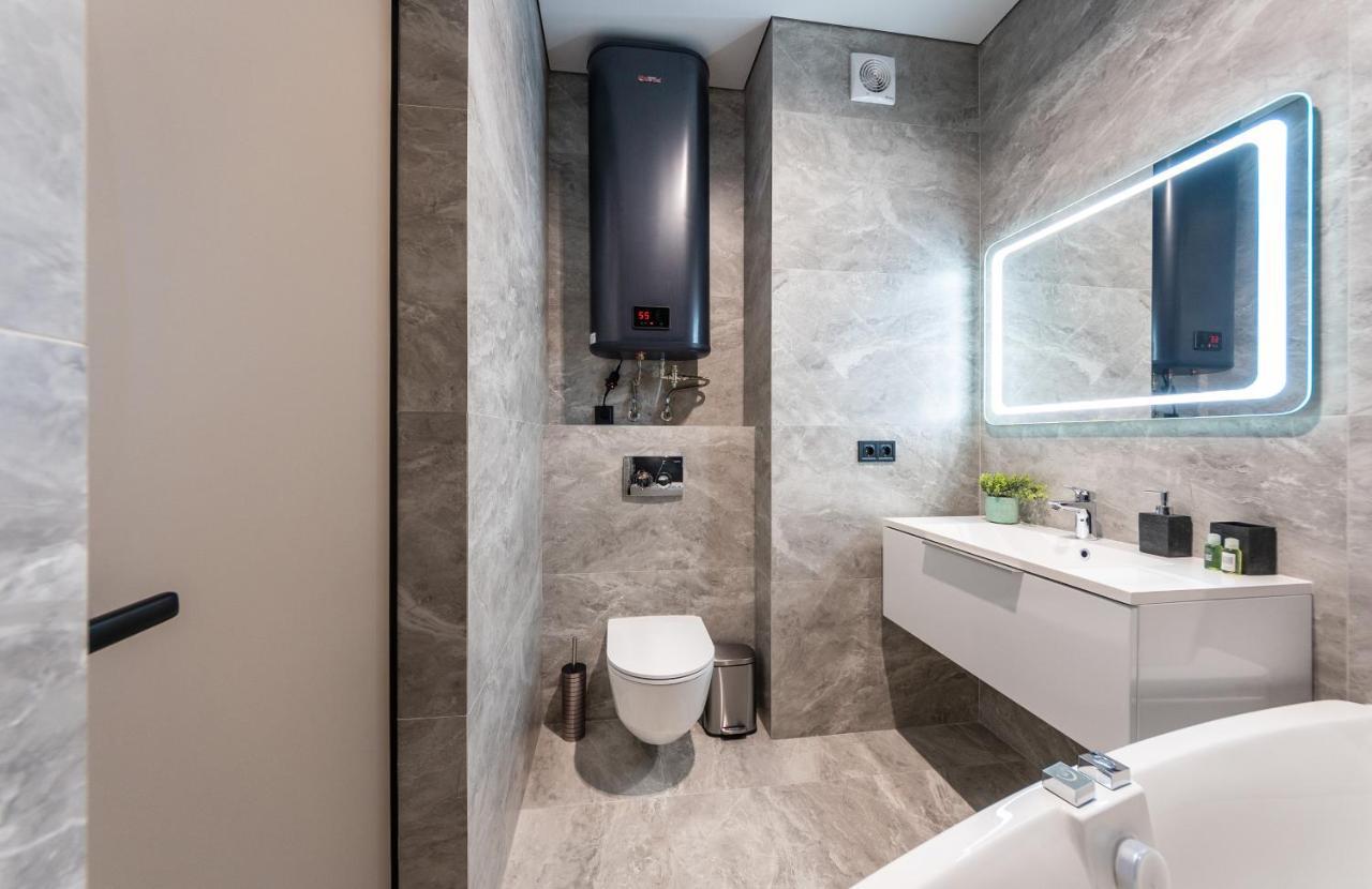 Premium Lux Apartments: French Quarter With Bath Apartment